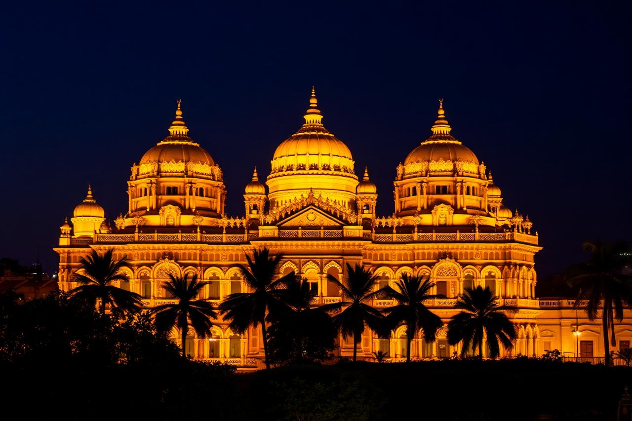 Mysore, Karnataka — Mysore Palace illuminated with thousands of golden lights